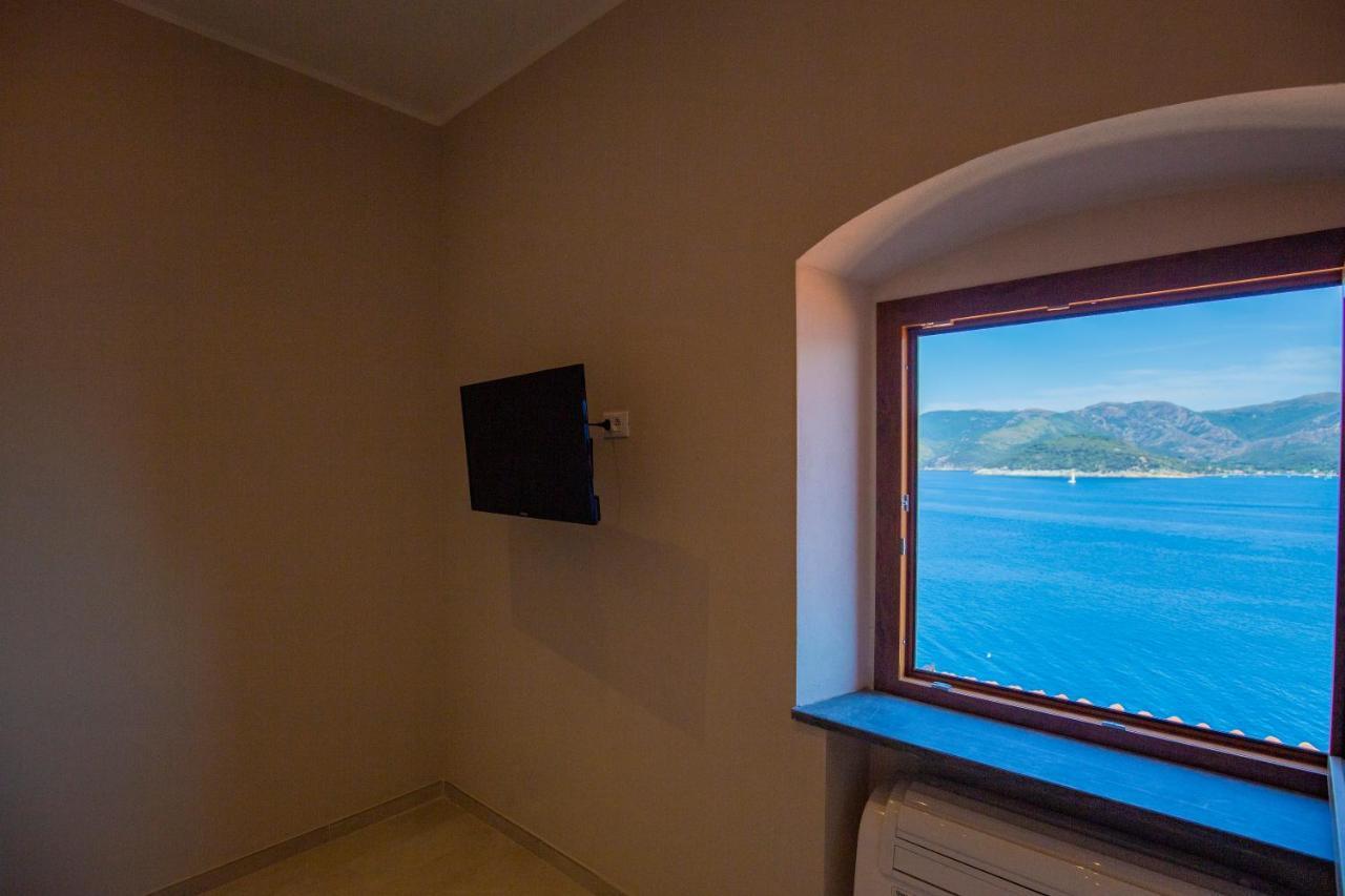 Helloelba Appartamento Il Faro Portoferraio Ngoại thất bức ảnh